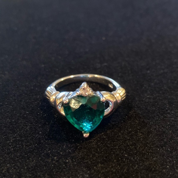 Genuine Green Topaz Claddagh Ring - Picture 4 of 6